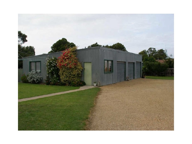 28 Dawson Street, Stratford VIC 3862