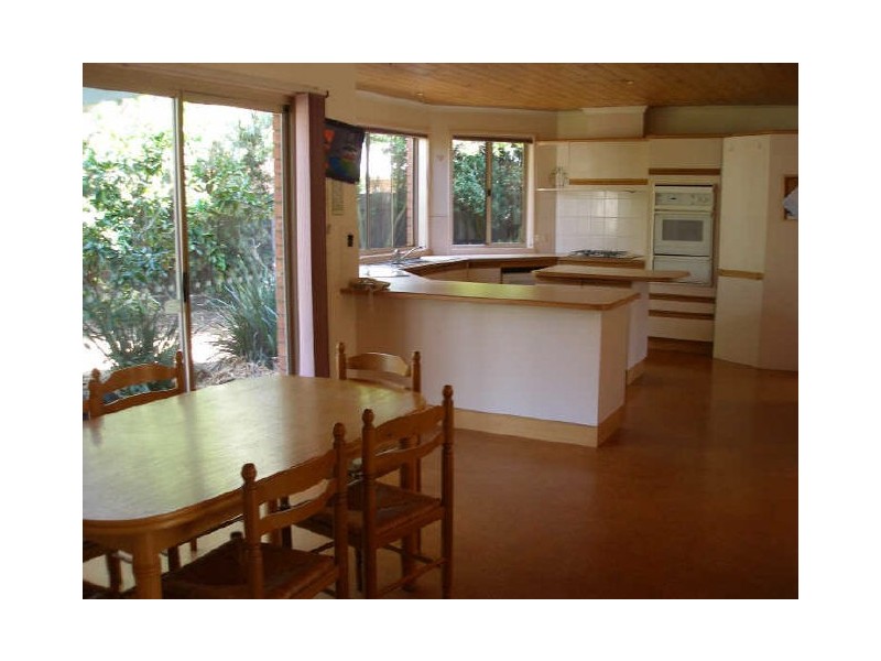 11 Melaleuca Court, Sale VIC 3850