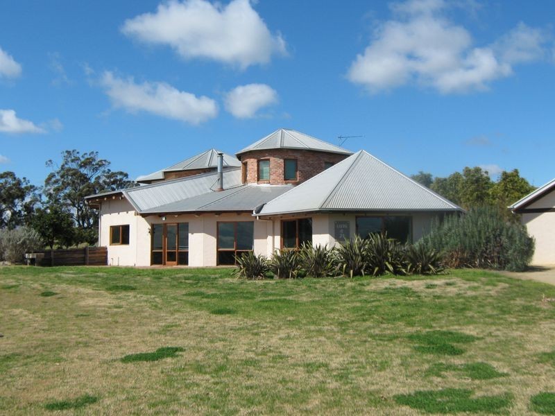 39 Brennans Road, Longford VIC 3851