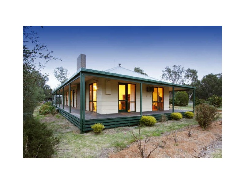 213 Redbank Road, Stratford VIC 3862