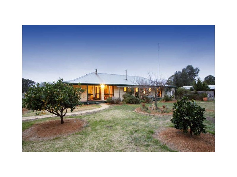 213 Redbank Road, Stratford VIC 3862