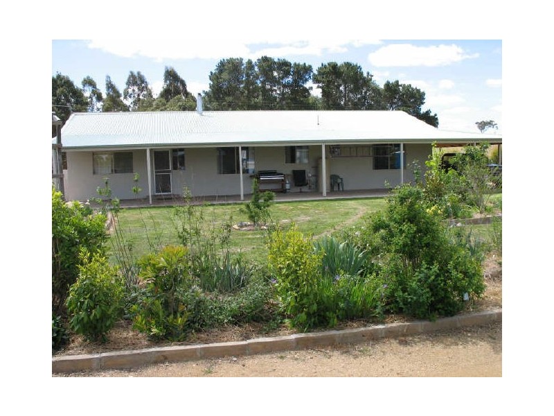 32 Carter Street, Stratford VIC 3862