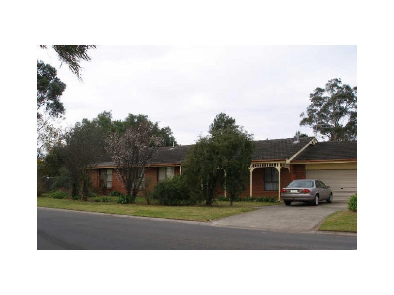 2 Cranswick Crescent, Sale VIC 3850