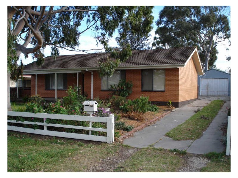 11 Vaughan Street, Stratford VIC 3862