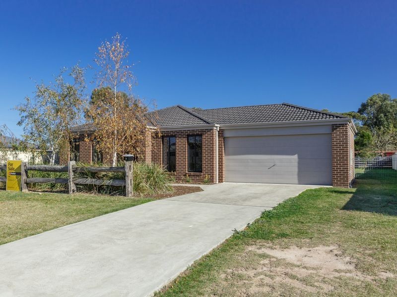 3 Gilchrist Court, Stratford VIC 3862