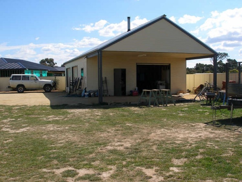 10 Gilchrist Court, Stratford VIC 3862