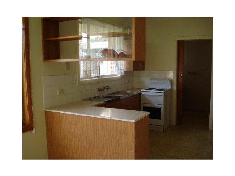 11 Vaughan Street, Stratford VIC 3862