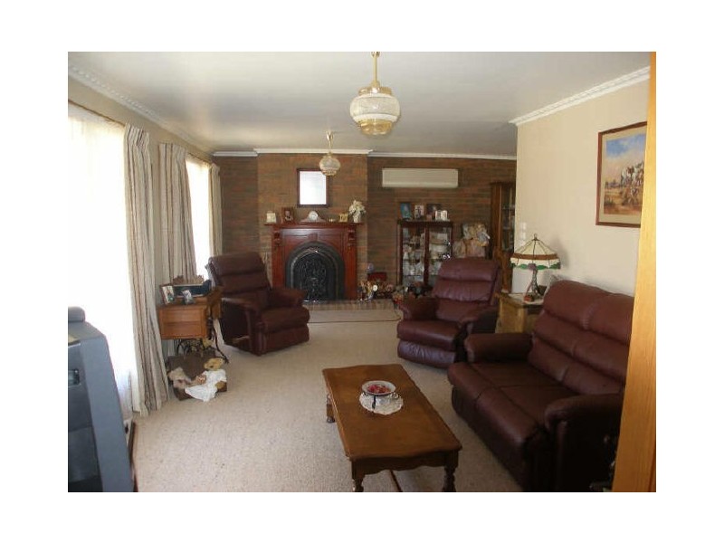 6 Davis Street, Stratford VIC 3862