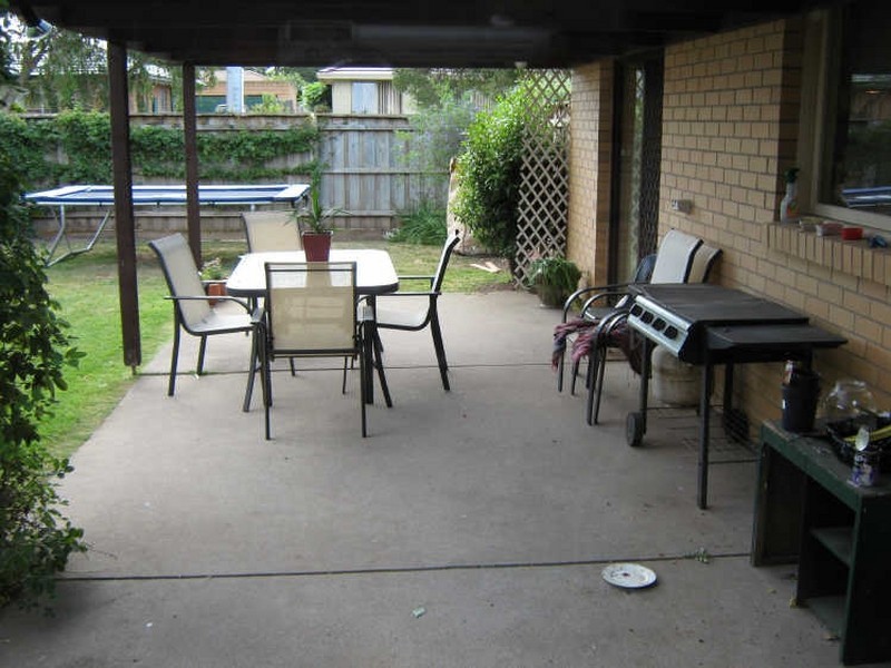 11 Sandra Court, Sale VIC 3850