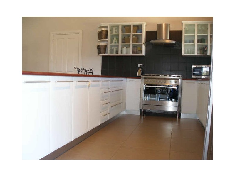 12 Redbank Road, Stratford VIC 3862