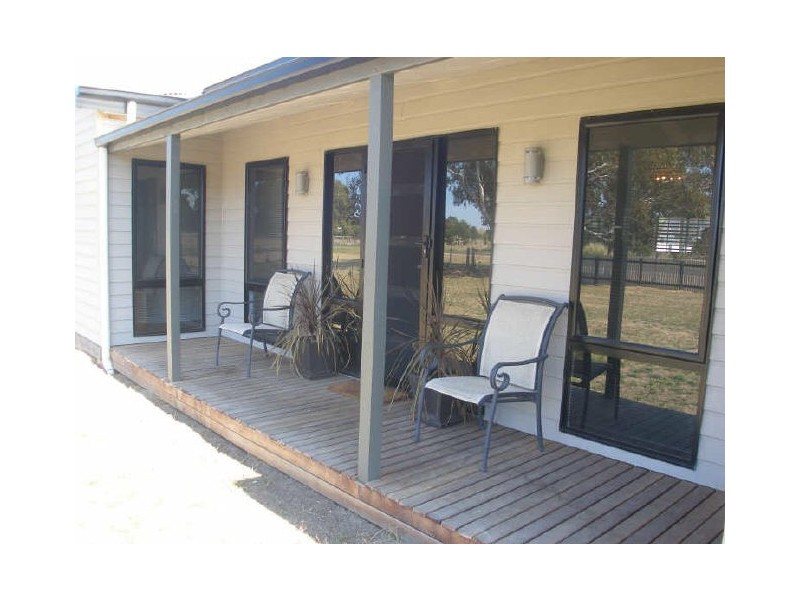12 Redbank Road, Stratford VIC 3862