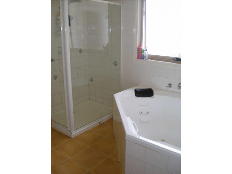 8 Picton Court, Sale VIC 3850