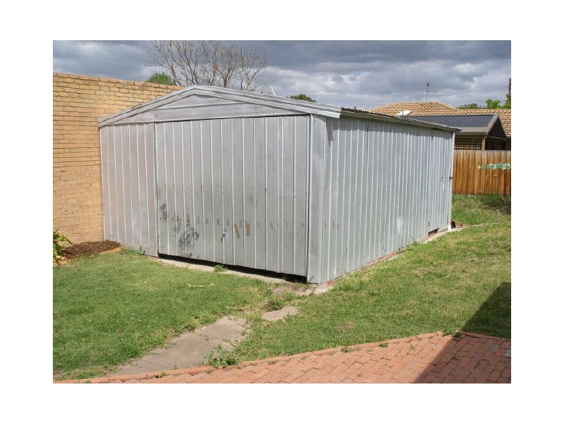 8 Picton Court, Sale VIC 3850