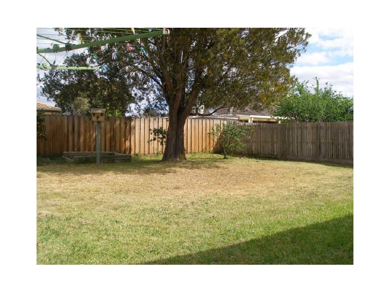 8 Picton Court, Sale VIC 3850