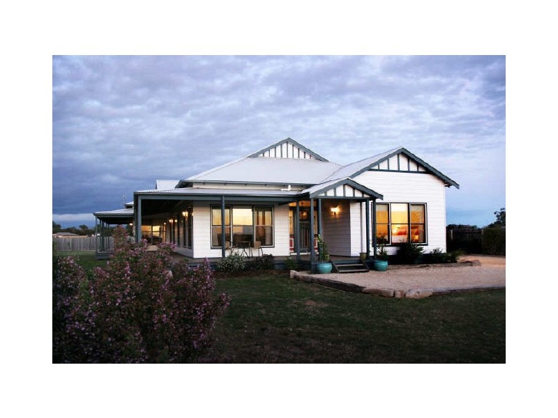 83 Cemetery Road, Sale VIC 3850