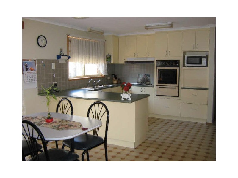 1 Anna Court, Sale VIC 3850