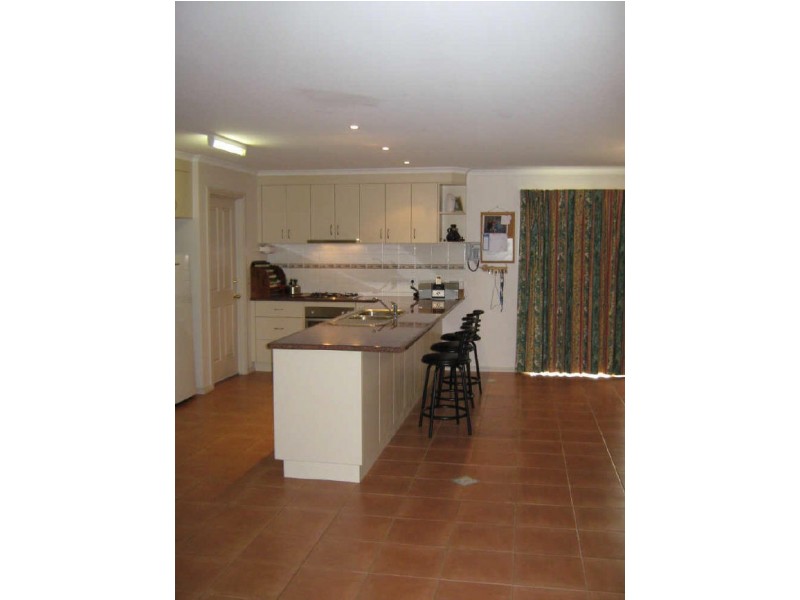 18 Janice Way, Sale VIC 3850