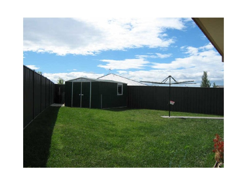18 Janice Way, Sale VIC 3850