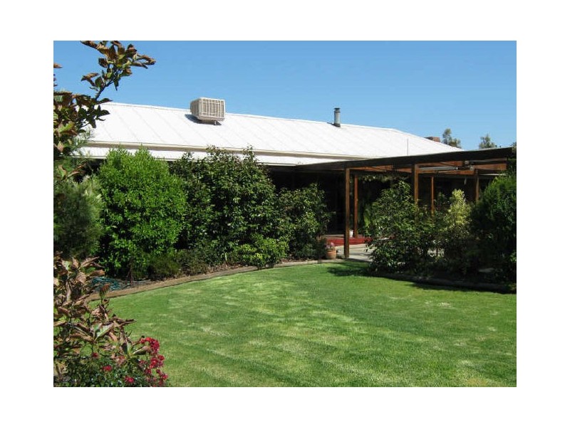 391 Redbank Road, Stratford VIC 3862