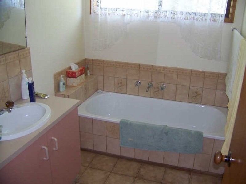 10 Dawson Street, Rosedale VIC 3847