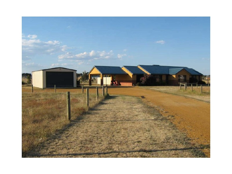 37-45 Wyndham Street, Stratford VIC 3862