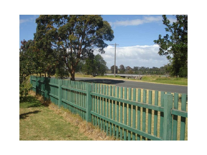 2 Vaughan Street, Stratford VIC 3862