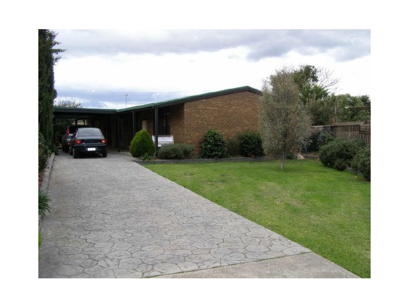 18 Ellen Way, Sale VIC 3850