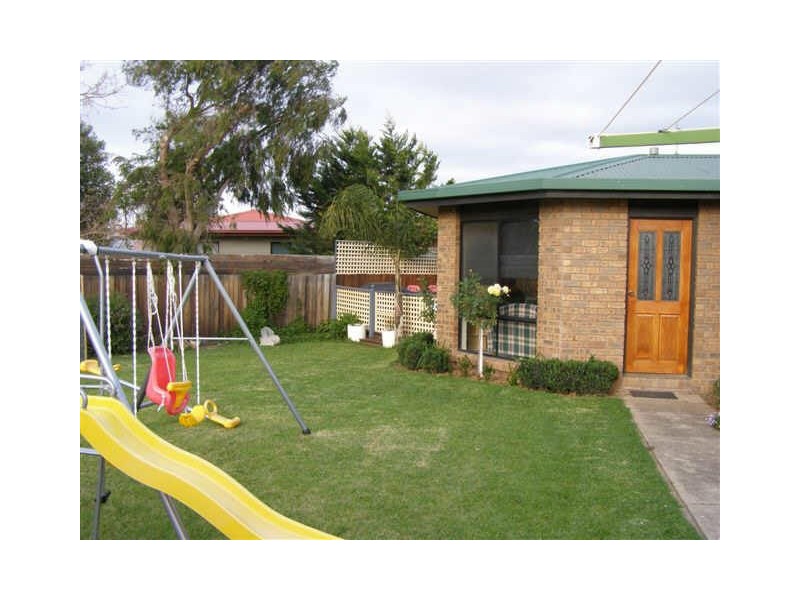 18 Ellen Way, Sale VIC 3850
