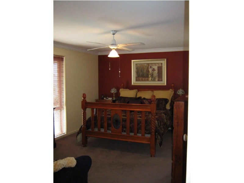 10 Galway Drive, Stratford VIC 3862