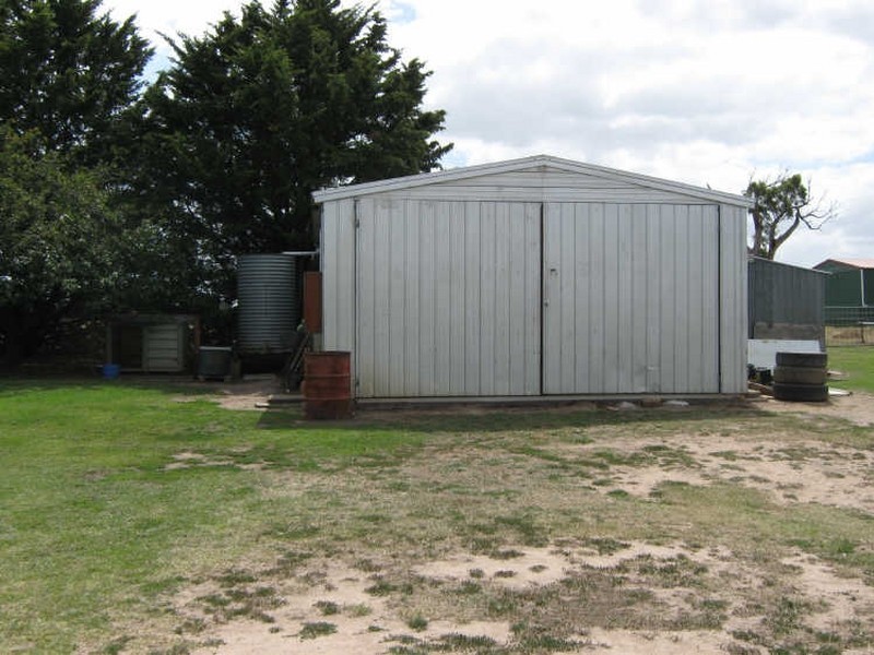 151 Newton Drive, Stratford VIC 3862