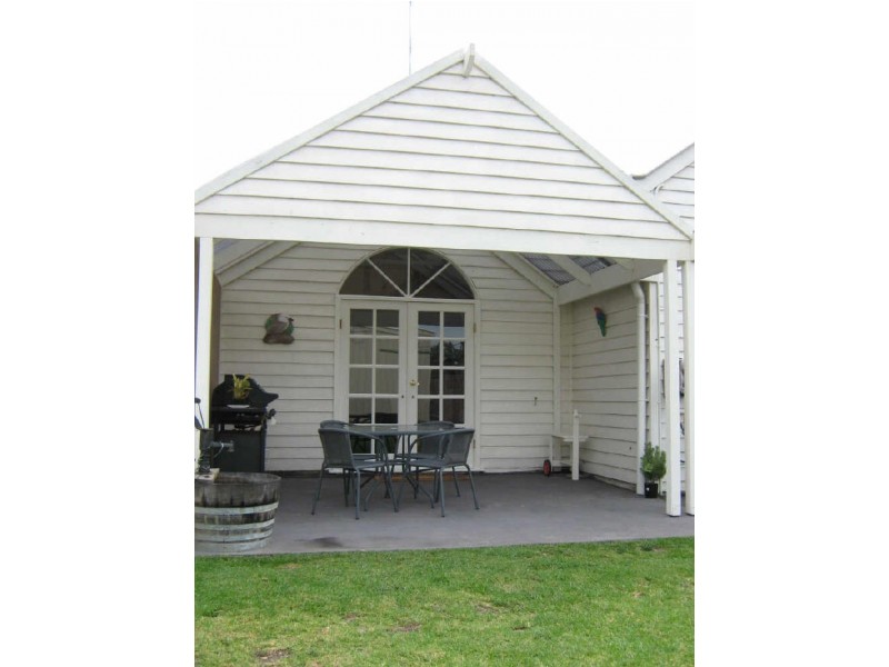 18 Blackburn Street, Stratford VIC 3862