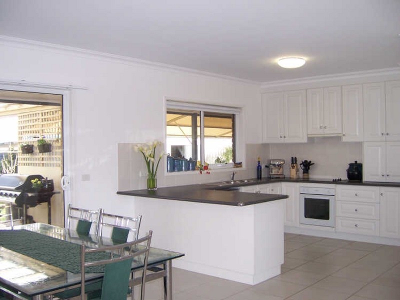 11 Galway Drive, Stratford VIC 3862