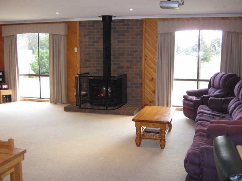 14 Briagolong Road, Stratford VIC 3862