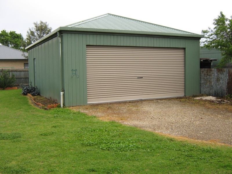 5 Raymond Street, Stratford VIC 3862
