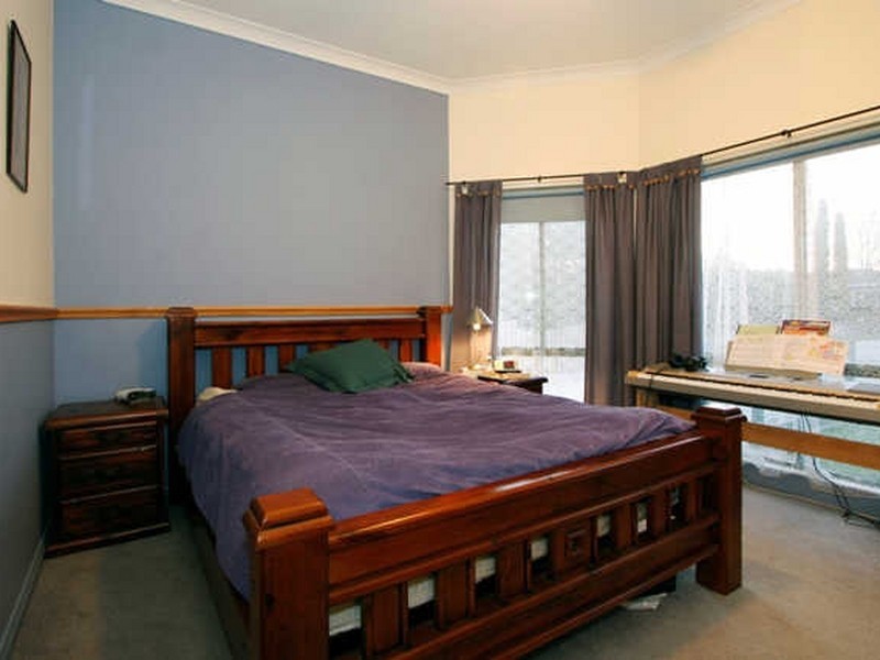 6 Hobson Street, Stratford VIC 3862
