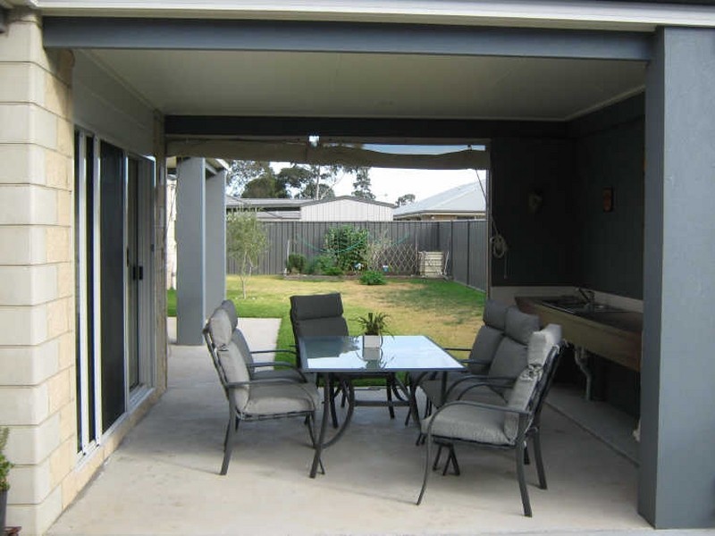 8 Thornley Court, Sale VIC 3850