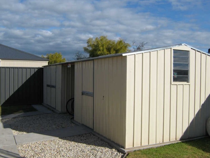 8 Thornley Court, Sale VIC 3850