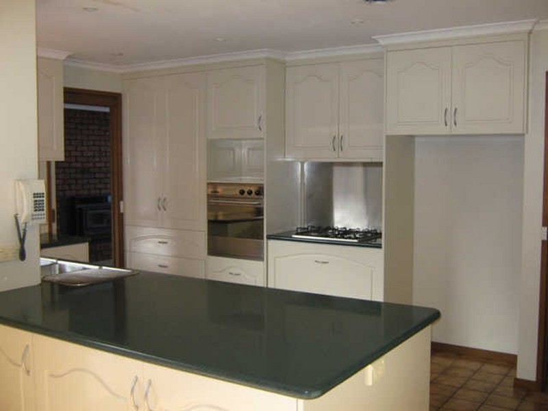 1 Heron Court, Sale VIC 3850