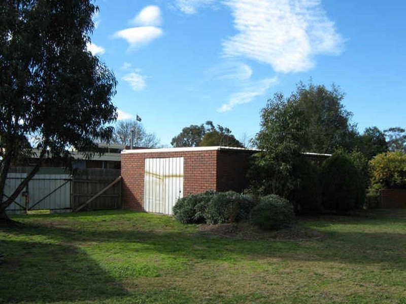 1 Heron Court, Sale VIC 3850