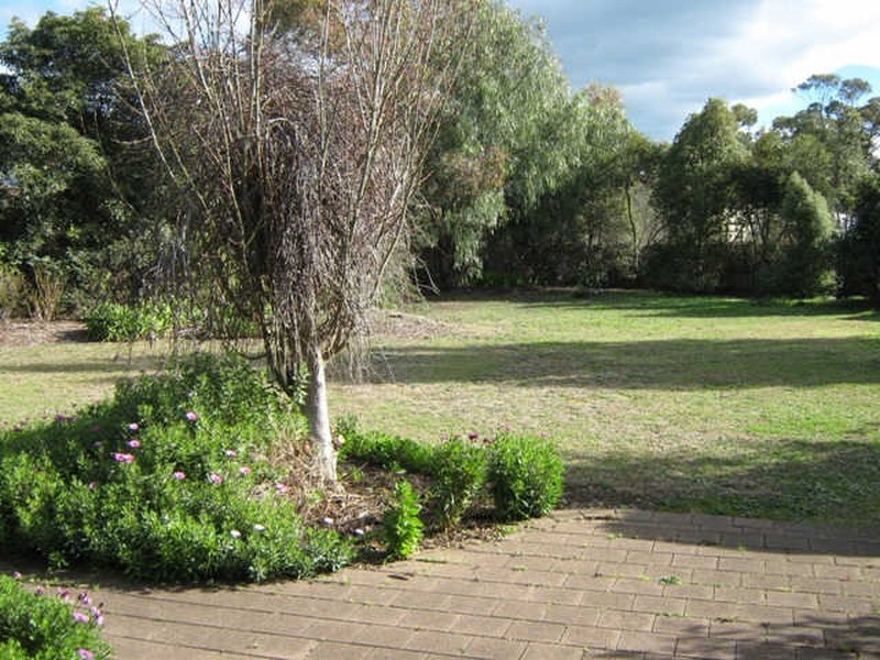 1 Heron Court, Sale VIC 3850