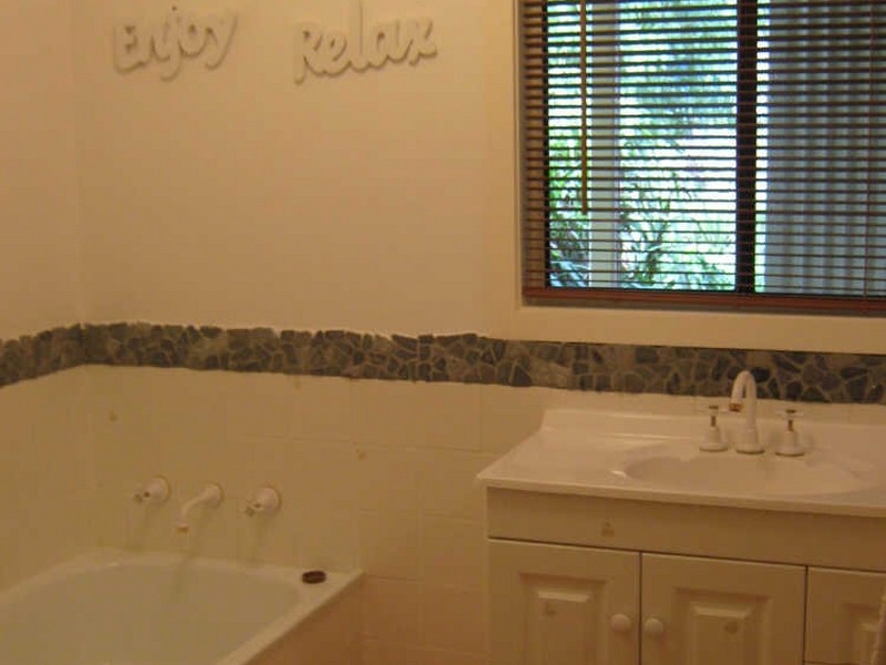 32 Chinamans Lane, Sale VIC 3850