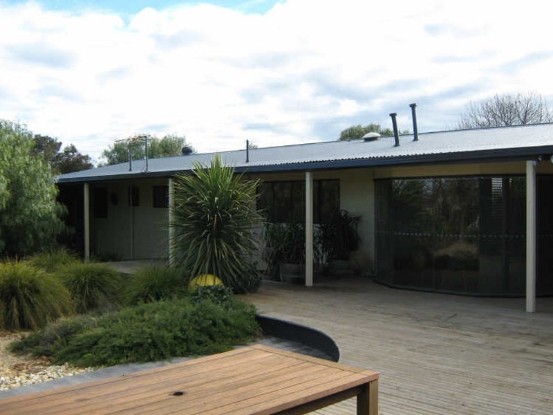 32 Chinamans Lane, Sale VIC 3850