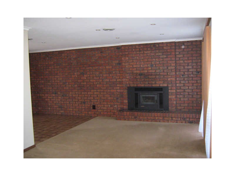 1 Heron Court, Sale VIC 3850