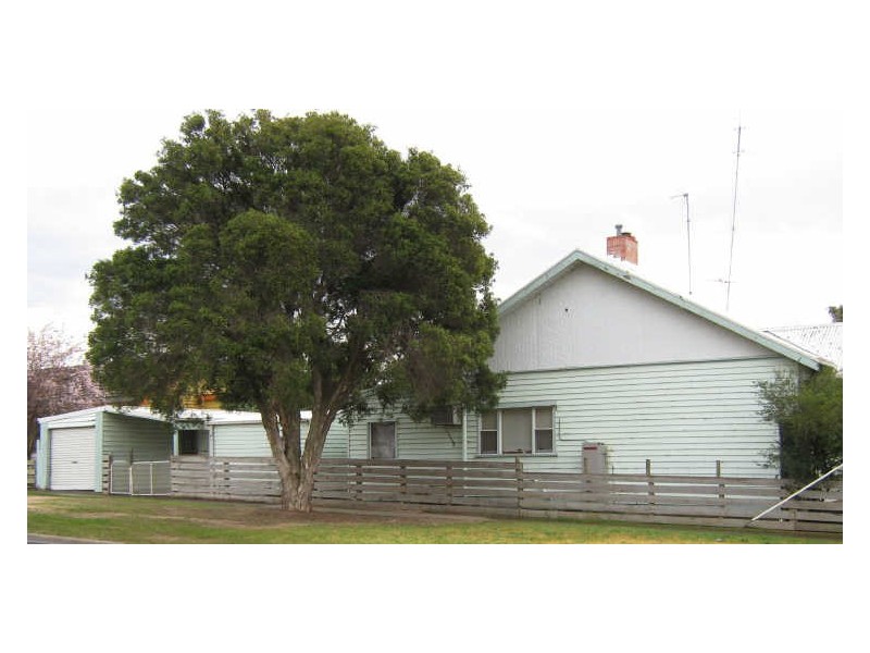 69 Powerscourt Street, Maffra VIC 3860