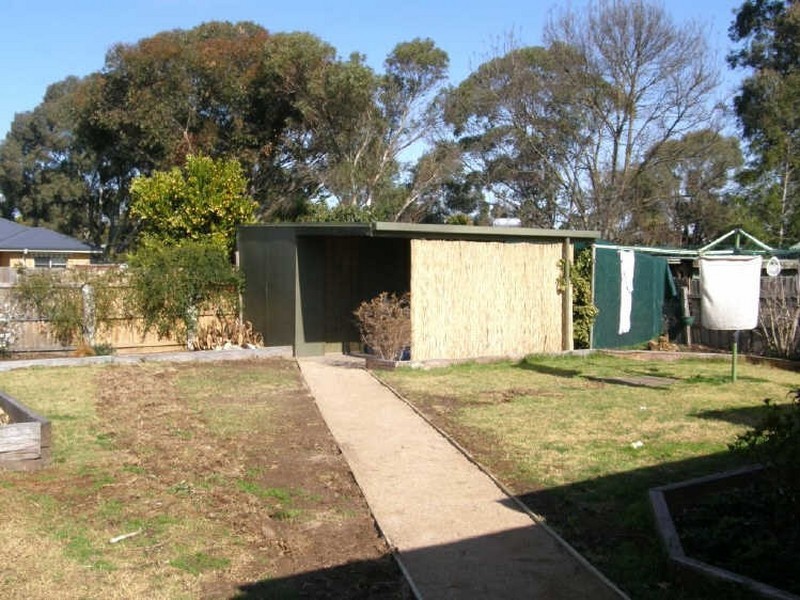 24 Bolden Street, Stratford VIC 3862