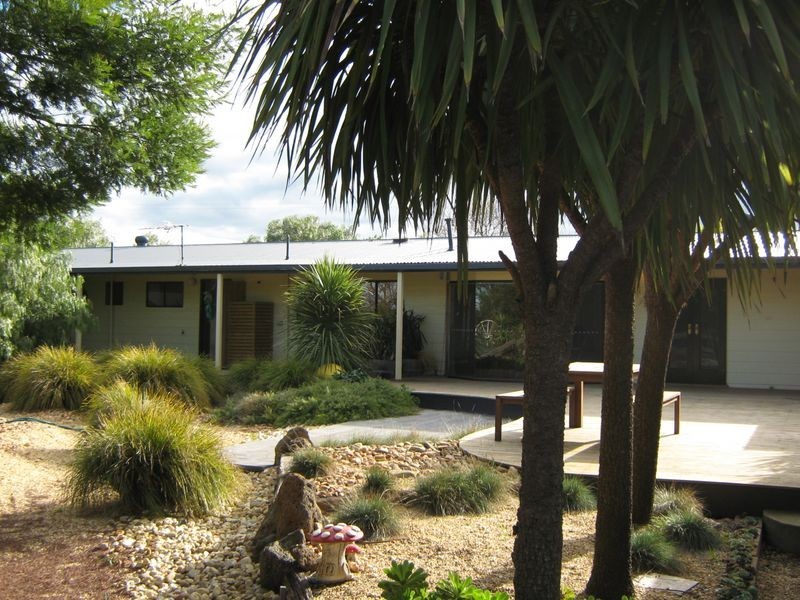 32 Chinamans Lane, Sale VIC 3850