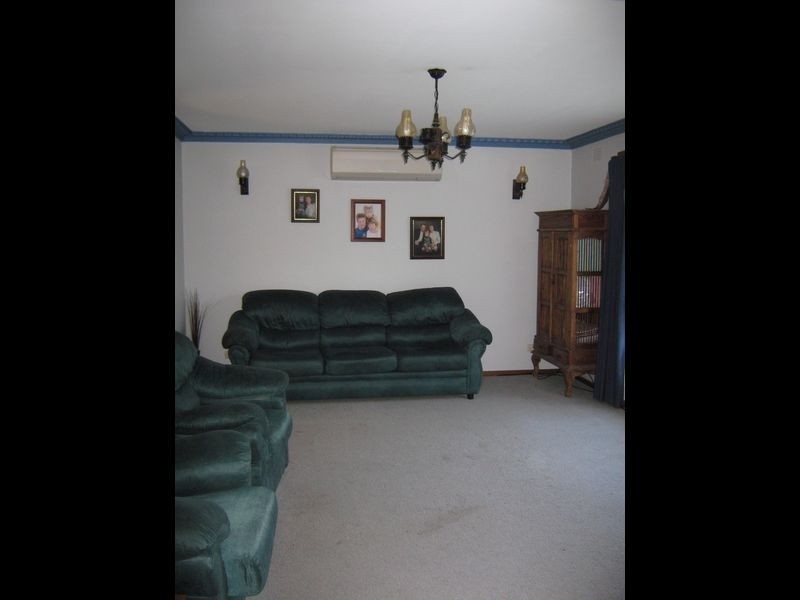 11 Carmel Court, Sale VIC 3850