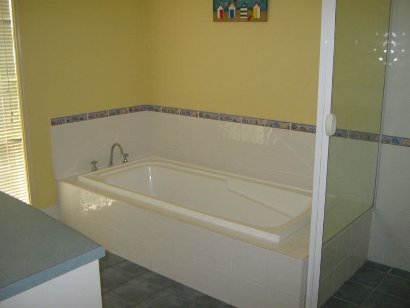 16 Ibis Avenue, Sale VIC 3850