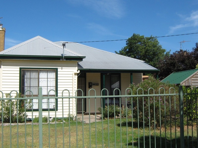 14 McGhee Street, Sale VIC 3850