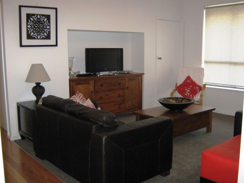 2 Cranswick Crescent, Sale VIC 3850